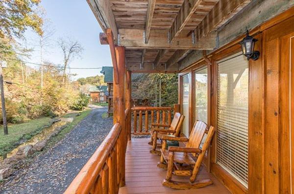 Smokey Max Cabin Pigeon Forge Exterior photo