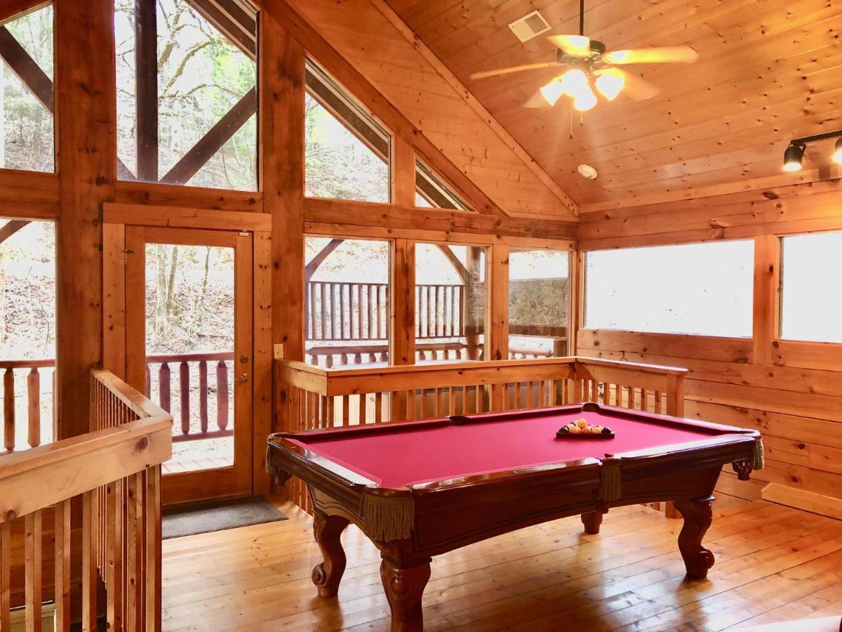 Smokey Max Cabin Pigeon Forge Exterior photo