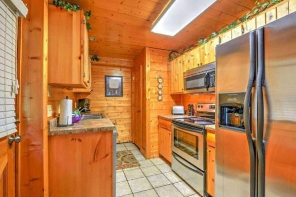 Smokey Max Cabin Pigeon Forge Exterior photo